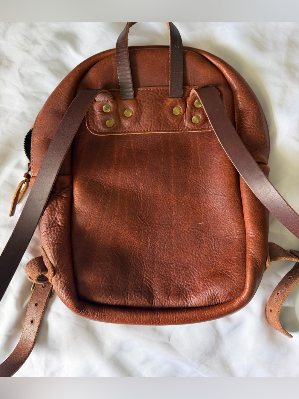 Go Forth Goods Classic Zippered backpack Medium in saddle - Picture 5 of 11
